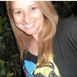 SOU UMA PESSOA QUE AMA A VIDA....AMO A DEUS....AMO MINHA FAMÍLIA E AMO MEU AMIGOS E AMIGAS E AMO VER TODOS FELIZES...ME SIGAM...FICAREI MUITO FELIZ...