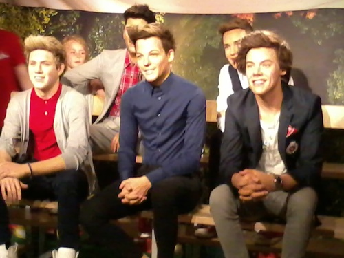 hi nialls my beagle now leave