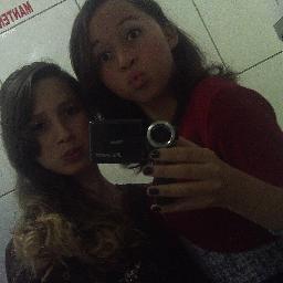 amo meus amigos e principalmente a minha sister