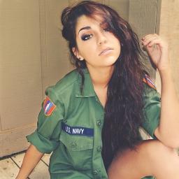 LindsayPorterLA's profile picture. lindssssaaayyyy. 16 suckaaaaaaa. extra extra weird. ♥{Single. #LA}