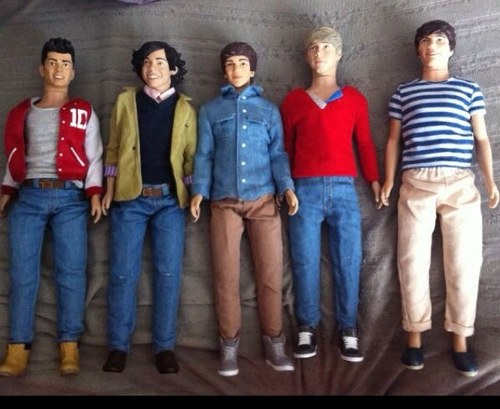 Plastic Boy Band One Direction!
•@LiamPayneDoll•
•@NiallJamesDoll•
•@DJMalikDoll•
•@TheTommoDoll•
•@curlyharrydoll•