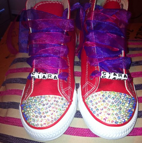 I make personilised hessian bags to order any design, Customise converse, Dummy clips, plaques, bag charms & much more...
Facebook  Snazi Creation