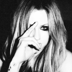 Sua fonte de informações brasileira sobre a cantora Avril Lavigne. Curta nossa fanpage no Facebook: http://t.co/NHF68UIpA5