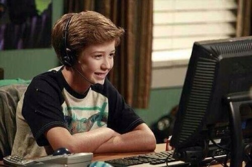Hey its Garrett Ryan. 14 I stared as Rocky in Judy moody. Guest starred as Kevin in DWAB. Dating @Karatekim0 i love her {RP} my babysitter @BreeDavenport_
