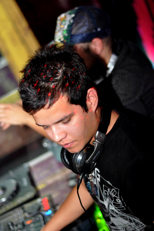 johnnyleal1's profile picture. 