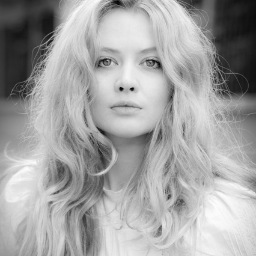 DeborahAmsens's profile picture. Comédienne, cinéma, théatre.