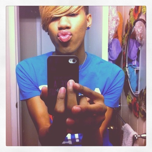 #TeamAndroid #Teamlightskin #TeamNoH8 #TeamFollowBack #TeamBeyonce #Teamminaj #Team4