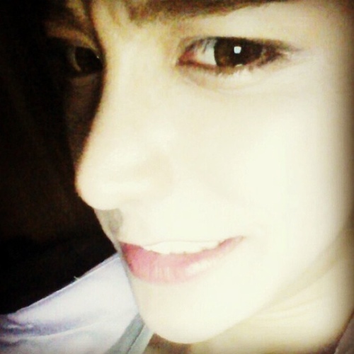 ฮันจินโฮบอท ( Han Jin Ho) #ผมพูดไม่เก่ง not real. #93line #model จาก njoymulti. ( real : @H_jinh ) (30/12/12) ผมไม่ใช่บอทที่ดีอย่างที่คุณคิด คิดก่อนฟอลนะครับ