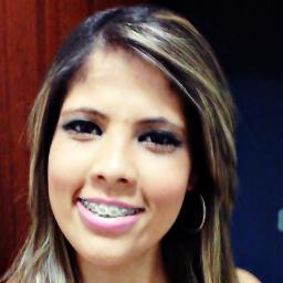 ㅤㅤㅤㅤNão sou de Demosntrar Sentimentos mas sou cheio deles
Sofro em silêncio amo com o olhar e Falo por Sorrisos.