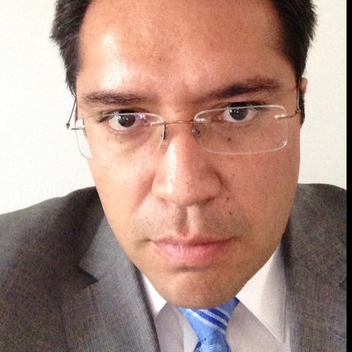 Empresario sin remedio, dispuesto a luchar dia a dia en la búsqueda diaria de la chuleta.