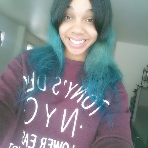 I'm Cherish. 17. Taken. &&' Ready For The World Follow Me ' Mention Me For A fb ! I.G. @Cherry_Berry_Chiller