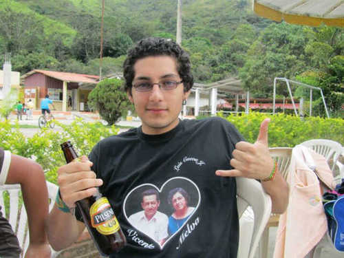 luis_e_cueva's profile picture. Lojano, futuro ing  mecánico automotriz,rasta hippie rockero  pasillero, amante de la pacha mama, alucinogenos, viajero,dedicado al estudio WA: 0998579295