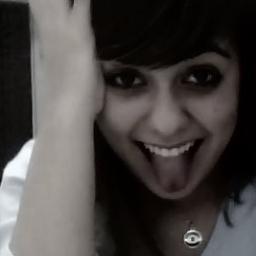 onewhosays's profile picture. quem se define, se limita.