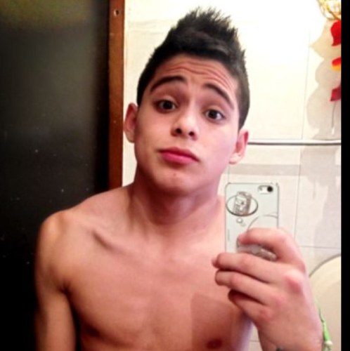 2do Twitter oficial de Brandon Meza.Contrataciones para cualquier evento al: 18-1000-75 veanme de 4:30 a 7:00p.m en el programa de #Acabatelo por @multimediostv