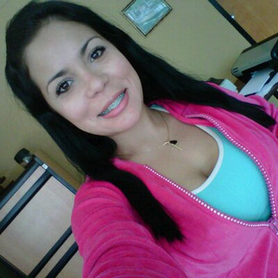 Profile Picture of Adriana Linares (@adry_ls) on Twitter
