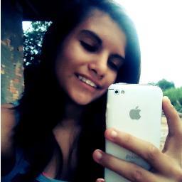 Carolsl12's profile picture. 