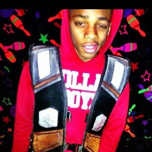 Follow !? me on here ill follow back kassen bolden