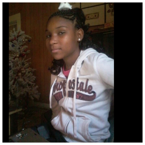 They Call Dai :)) Mention ME :)) && GO FOLLOW MY SIS @_ThuggLyfee i LOVEE that Chick :)) !