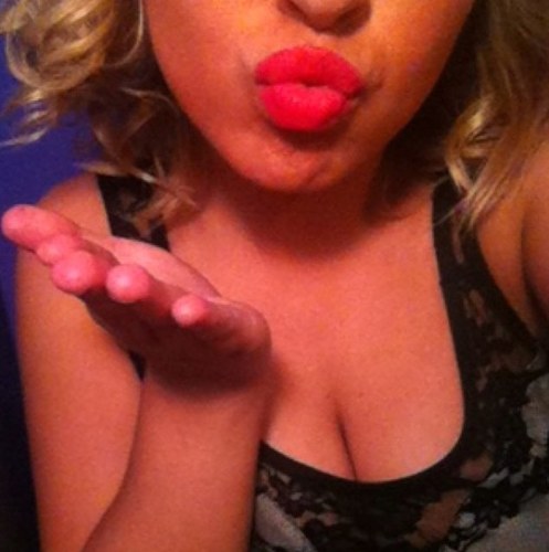 formerly known as @_attentionslore & don't follow for a follow back.
twenty. blonde. probably drunk. cunt.