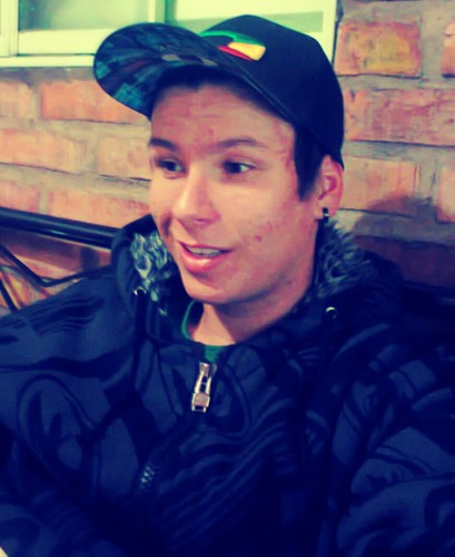 sou da minha namorada @TainaBarz ♥