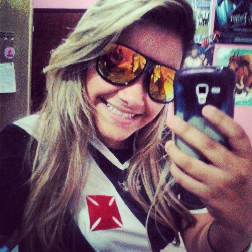 Vascaína, carioca.