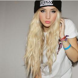 Hairstylist .Designer .Writer .Model.DJ.
I also sing and dance , Music is my life
I love my family and God
#LOVER ∞