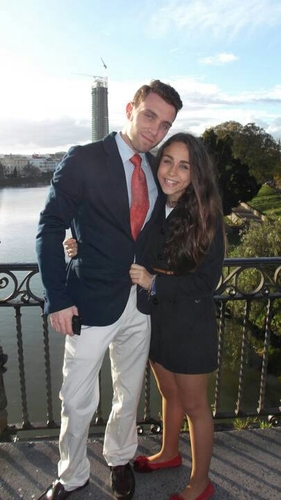 menuxi's profile picture. farmacéutico y estudiante de Historia del Arte en la universidad de Sevilla,
!aficionado al cine,al arte y a la cultura en general!