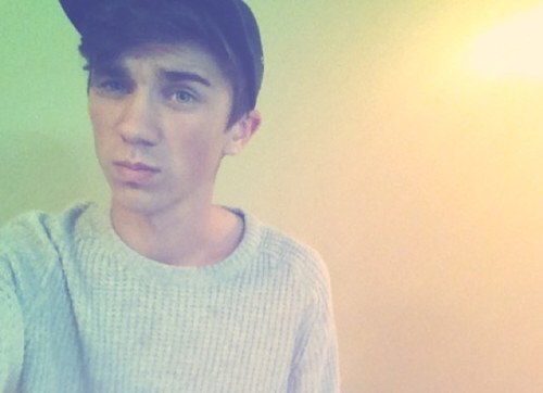 Follow, ill follow back! Love new people