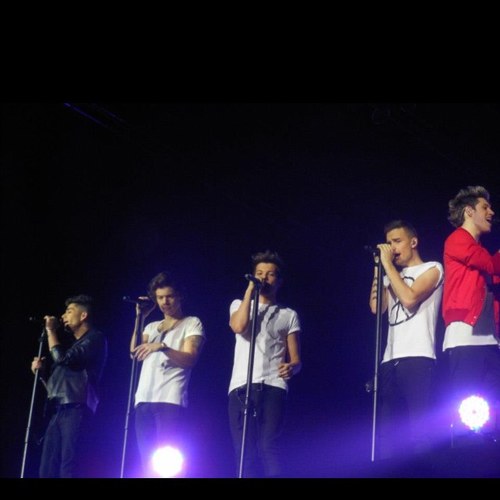 ~I love One Direction and would love them to follow me. ~Follow my other acount @AmyClareLucy Follow @ashleajade5 for a follow back