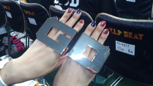 VIP JAPANですが、YG全般応援しちゃってます(￣▽￣) メインはジヨンペン❤️すぐに韓国行きたくなる病！www夢のソウルコン参戦で、ジヨンからペンサ頂くという奇跡✨がっつり目が合ってからの〜左眉クイッ⤴️❤️ これ以上こころ鷲掴まないでーwww