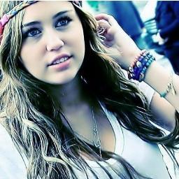 aşkım miley cyrus seni çokkkkkkkkkkkkkklkkkkkklkkk kkkkkkkkkkkkkkkkkkkkkkkkkk ama çok seviyoprum bende 107 foton var aşkım