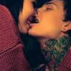 A couple crazy about each other || Tweeting relatable tweets about love || tag #cuterelationship for a RETWEET
