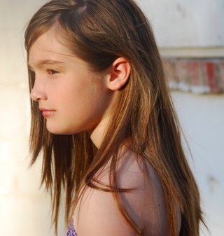 A young girl of 9. Lively and bubbly, always eager to meet new people. Daughter of @PontmercySerena and @MariusMonsieur. Half sister of Alex.
