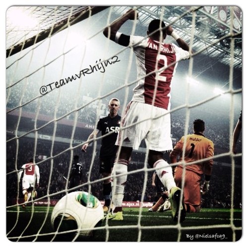 Fantwitter voor Ajax en Nederlands Elftals beste rechtsback, RICARDO VAN RHIJN! Help ons naar de 100volgers! Insta; TeamvRhijn2. 1 boy, Niels. #TeamVanRhijn