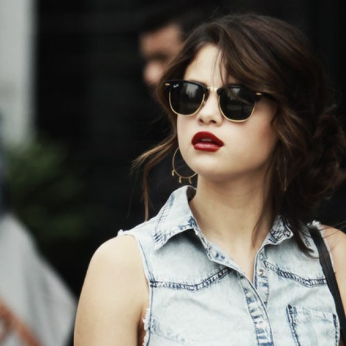S-E-L-E-N-A to the Gomez Yeah you know I'm the dopest .