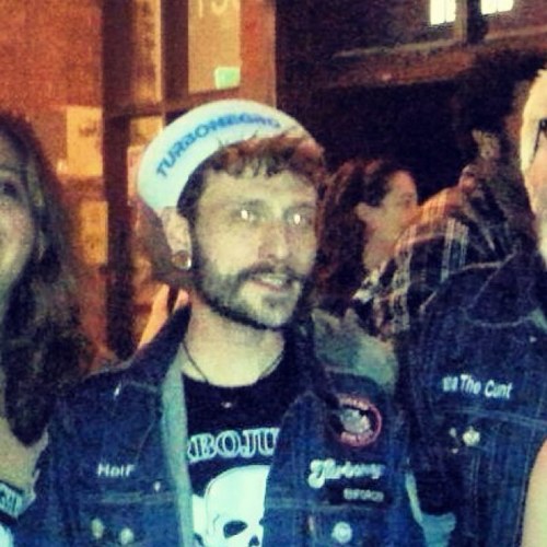 AdrianItescu's profile picture. i doubt i like people enough for this shit