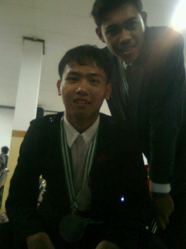 Only you can put a smile on my face when I'm sad!☺ ||•@officialMQ missedqueen•! || still comunitas tanpa batas \(^o^)/\m/