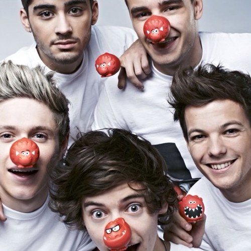 One direction 
Giacomo i love you.
Fuck.