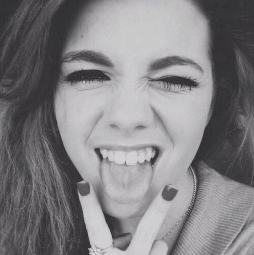 XV. Perdida. Encuéntrame o piérdete conmigo, tú decides. Kidrauhl ilumina mi mundo con su sonrisa.