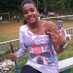 Ela curte um funk
Ela é de balada
Ela gosta da Night, ela é de beber
Da um rolé junto com as amigas
E só volta pra casa ao amanhecer.♪♪..