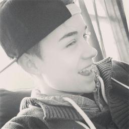 hey, you're like a brother to me, i love you so much kisses your little sister ♥♥. ||||||| Ik hou van je Sannie xDanique 3