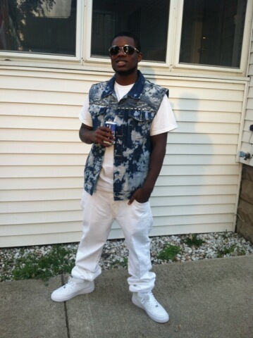 517MEECH's profile picture. TUNNELVISION MusicGroup™
Management 
Download Versatile The Mixtape! 
http://t.co/81H5gh2VyP
Loyalty Over Royalty 7/25/13
IG : Meech5170