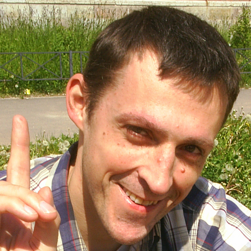 Дышу полной грудью, улыбаюсь ветру в лицо и уверенно пытаюсь шагать в завтрашний день....