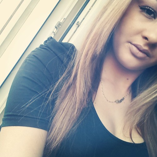 chiaratahnee's profile picture. je ne regrette rien ♡