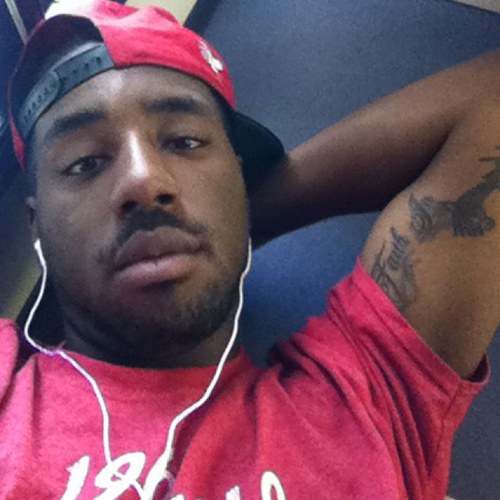 Im in love with a girl name Charmaine. #TEAMFOLLOWBACK