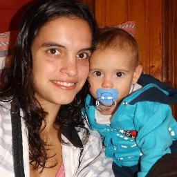 Felicidade é o conjunto de simplicidade, amizade, pureza e amor pra sempre.