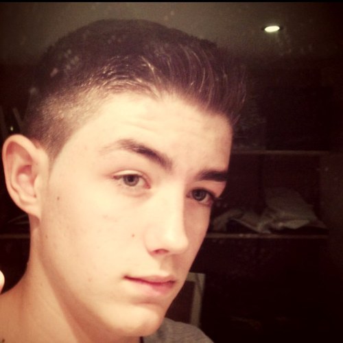 EmptyOfficiel's profile picture. 