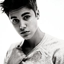 I love your voice, your eyes ... I love you so much @justinbieber sigam-me
