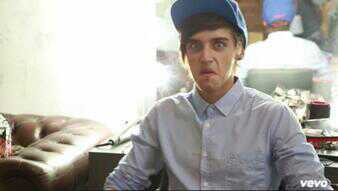 see that follow button tap that like Beaus ass!