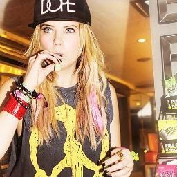 15. Lovatic & Directioner 3